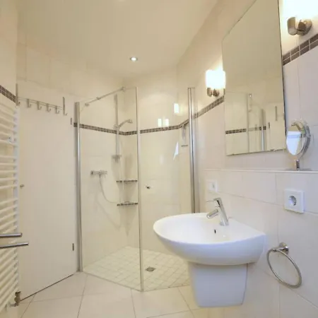 Parkoase 3 * וגנרוגה